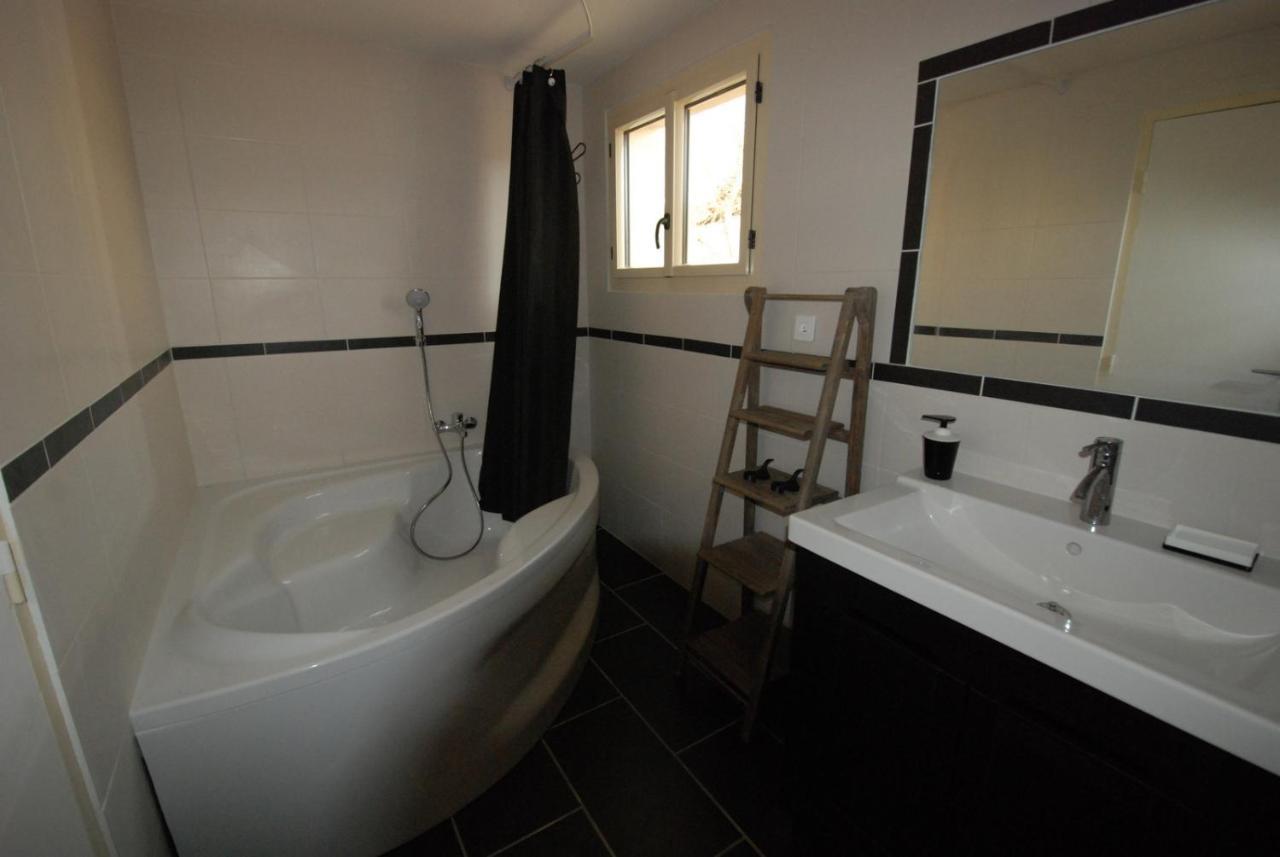 Le Mas Des Sorcières - Maison d'hôtes Valréas Extérieur photo