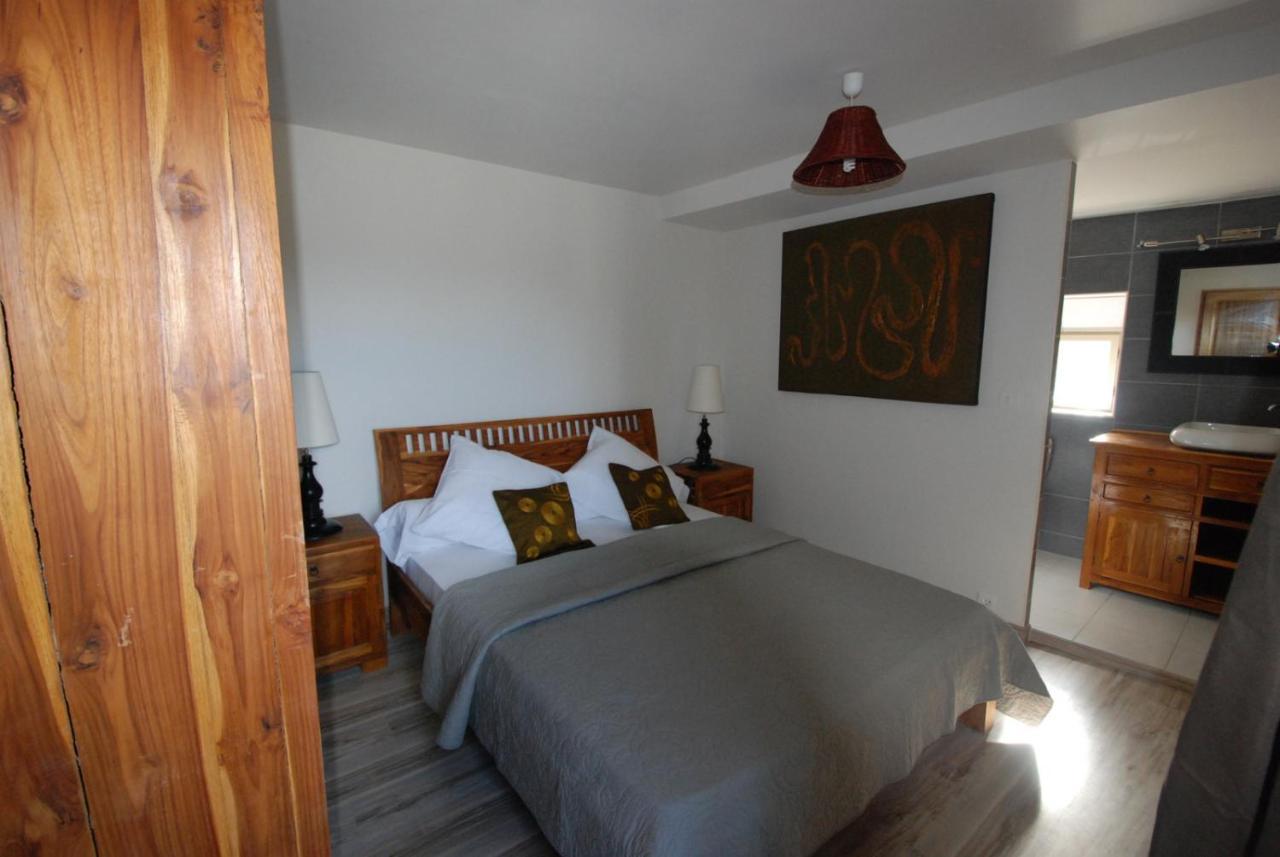 Le Mas Des Sorcières - Maison d'hôtes Valréas Extérieur photo