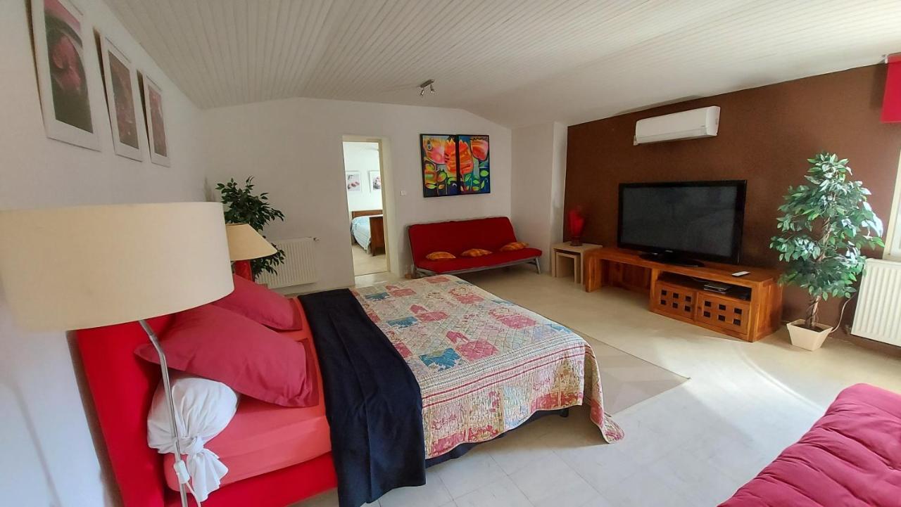 Le Mas Des Sorcières - Maison d'hôtes Valréas Extérieur photo